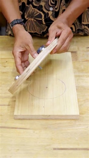 Build a Disc Sander JIG for Your Angle Grinder! #reelviral #facebookreelsviral #diy #handmade #art #homedecor #craft #design #doityourself #crafts #interiordesign #woodworking #love #smallbusiness #home | Carlos Madden