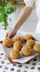 Meatfloss Mini Sponge | 肉鬆小貝 This has been on my to-do list forever. It is not a common find in our bakeries here. I tried it once when my sis preordered some from a baker and fell in love with it right away. The soul of this mini sponge lies in the salad oil sauce. Most recipes use mayonnaise for meatfloss bun, but if you live in south east Asia you will know it tastes totally different. I tweaked many iterations before settling on this version which my son declared as same as the commercial pr