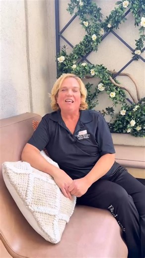 It’s National Massage Therapy Awareness Week ✨ and we’re celebrating by asking our amazing therapists what inspired them to join this healing profession. Thank you for the passion, care, and heart you bring to Burke Williams every day. Stay tuned this week as we spotlight the incredible therapists who make every visit a truly transformative experience. #BurkeWilliams #NationalMassageTherapyAwarenessWeek #MassageTherapy #WellnessRedefined #OriginalDaySpa | Burke Williams Day Spa