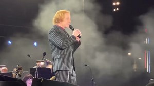 Billie Eilish cantando Sally’s Song | Tim Burton México