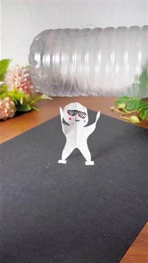 Paper Dolls Start Dancing! 😱 | Static Electricity Magic Experiment #Shorts