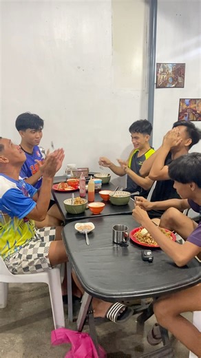 5.5K views · 26 reactions | Warning: Our food may cause excessive happiness and cravings  Thanks for taking the risk 藍﫶 #4ksfoodhub | 4K’s Food Hub | Facebook