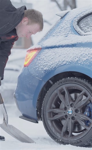 Carrec Technocenter BV on Instagram: "Baas zijn heeft toch zo z'n voordelen. #sneeuw #car #carrec #monteur #onderhoud #bmw"