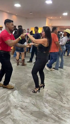 Eitah Piseiro: O Ritmo do Forró