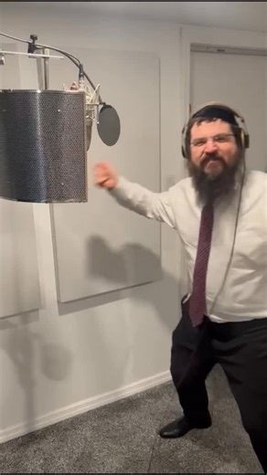Benny Friedman on Instagram: "The Return of It Sounds Like Chanukah"