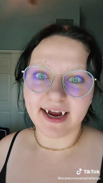 Spiral Deluxe Scarecrow Vampire Fangs Review