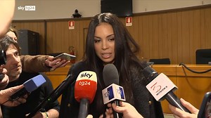 "Finalmente Ruby sarà collocata in quello che è stata. Quindi domani racconterò tutto e spero che ci sarete anche per ascoltare. Da domani inizia una vita che non è fatta di tribunali e avvocati". Karima el Mahroug è una delle 29 persone assolte a Milano nel processo Ruby ter. ➡️ http://sky.tg/cvHtv | Sky tg24