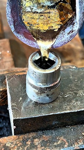 How to Remove a Broken Bolt#shorts #repairs #mechanic #satisfying #technique