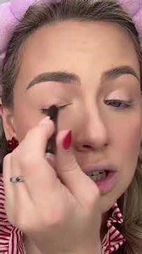 Easy 1-Minute Eyeshadow Tutorial | Natural Look with Laura Mercier Caviar Sticks | Makeup & Beauty