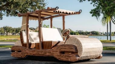 Flintmobile elettrica: in vendita il golf cart ispirato ai Flintstones