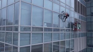 Watch a Rock Climber Scale a Skyscraper Using Vacuums — GeekTyrant