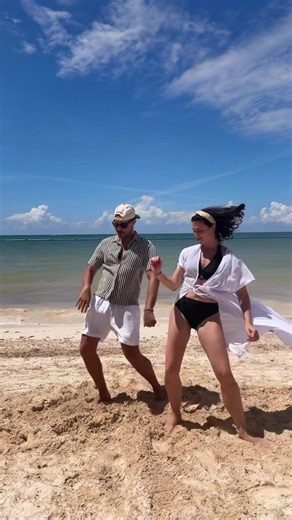 Sunshine, beach… and a little boogie 😉