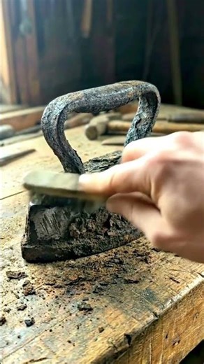 Restoring a Forgotten Antique Iron Satisfying ASMR Transformation