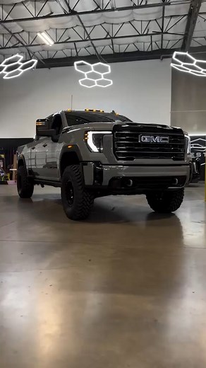 Cognito Motorsports on Instagram: "Upgrade your 2025 GMC AT4 2500/3500 with the Cognito 3" Elite Leveling Kit! This kit features: - Yields 3 inches of front lift - Cognito Ball Joint SM Series Upper Control Arm Kit - Cognito Pitman and Idler Arm Support Kit - Cognito Torsion Bar Adjuster Key Kit - King 2.5 Reservoir Shocks with compression adjusters Build: @luxe_motorsports SKU: 510-P0931 #levelingkit #liftkit #cognito #cognitomotorsports #motorsports #fyp #foryou #fypage #foryoupage #explore #e
