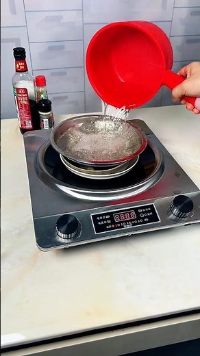 Clumsy-Proof Kitchen Hero: Concave Induction Cooker with Smart Temperature Magic!✨