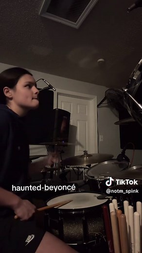 Haunted Beyoncé Debut: dbe Performing Live
