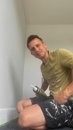 Got to have a sing song while at work ❤️🎤 @top fans Full Monty Decorating and Property Maintenance | Full Monty Decorating and Property Maintenance