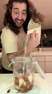 525K views · 14K reactions | How to recycle apples that are too ripe! 朗 don’t throw them out, take advantage of the benefits! . . . #apple #apples #lifehacks #kitchenhacks #cleaninghacks #beautyhacks #howto #diy #homemade #creativeexplained #acv #selfcare | creative explained | Facebook