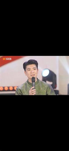 SHB VÀ CHIẾN LƯỢC 5 FIRST: TÂM THẾ "FUTURE BANK" TẠI KHỞI 2026 🚀 Làm thế nào để một định chế tài chính lớn chuyển mình thần tốc trên đường đua số? Tại KHỞI 2026 - chương trình đầu Xuân dành cho CBNV do chính Ngân hàng SHB thực hiện, Phó Chủ tịch HĐQT Đỗ Quang Vinh đã hé lộ "kim chỉ nam" phát triển công nghệ theo chiến lược 5 FIRST, bao gồm: DATA FIRST - PEOPLE FIRST - CLOUD FIRST - AI FIRST - MOBILE FIRST Đây sẽ là những ưu tiên hàng đầu đang được SHB tập trung nguồn lực để tăng tốc một cách mạ