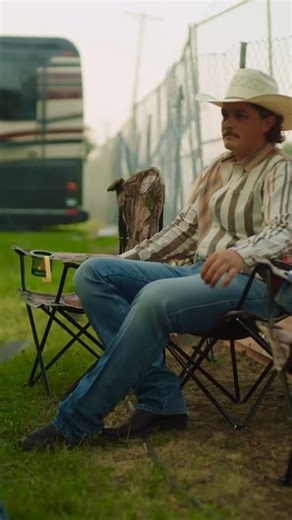 She’s left me somewhere south of sanity, still just north of insane… #ZachTop #countrymusic | Country Sayings