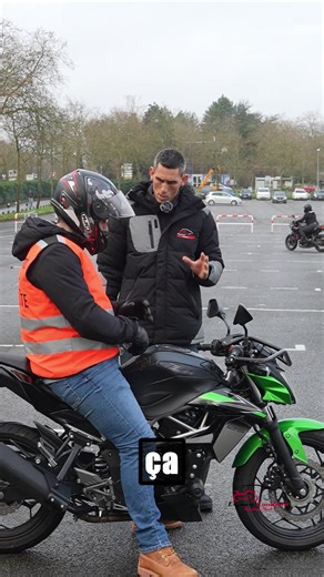 🎯 Formation 125cc – Séquence 1 : le point de patinage Première séquence du plateau lors de la journée de formation 125cc 👇 Un exercice essentiel pour apprendre à maîtriser l’embrayage, gagner en précision à basse vitesse et poser de bonnes bases pour la suite. 👉 Version longue de la journée disponible sur YouTube 👉 Ici, chaque séquence du plateau en format réel 🎥 Réel en collaboration avec Espace Conduite Nantes Sud #formation125cc #moto125 #pointdepatinage #plateaumoto #apprentissagemoto #