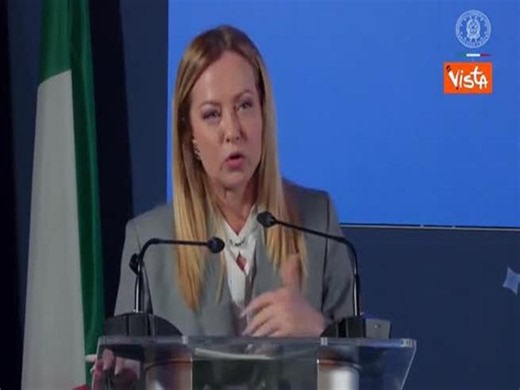 Giorgia Meloni rivela: «Nella vita volevo fare l’interprete»