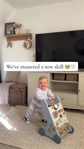 We’ve mastered a new skill!! All Cove’s firsts are my lasts so this is so bitter sweet 🥺 nothing stopping him now, he’ll be walking soon 😭