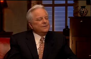 Tony Award-winning actor and playwright Harvey Fierstein explains what made Rosalind Russell such a legendary comedic actress in this conversation with Robert Osborne from 2007. | Turner Classic Movies: TCM