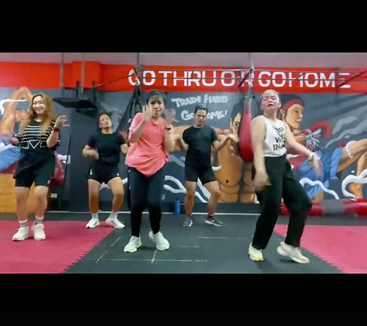 Eto ang entry ng Roshan dance peeps Group 1 hahaahaha! Wooot wooot! 👏👏👏😍😍😍🔥🔥🔥 @gee.pee @Ria VC @Racquel Ponciano Cruz @J O E Y B O Y 🇵🇭