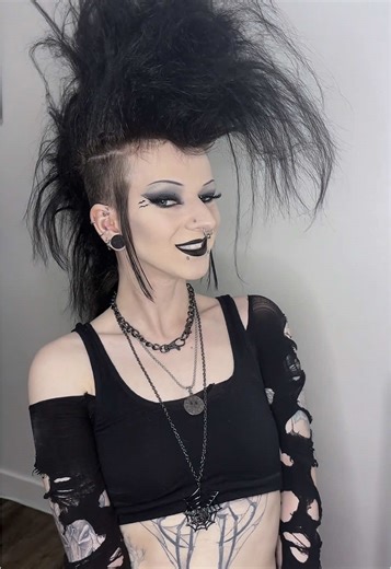 Exploring the Deathhawk Hairstyle: Trends and Tips