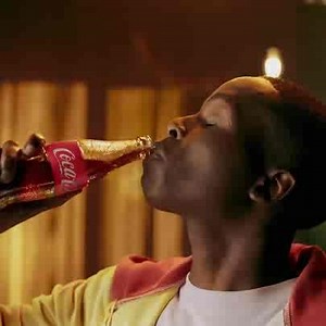 It’s not real fun, if you’re not holding a bottle of Coke while playing your favourite games! #SwitchontheMagic #CocaCola | Coca-Cola