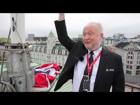 Hvordan heise flagg på en flaggstang?