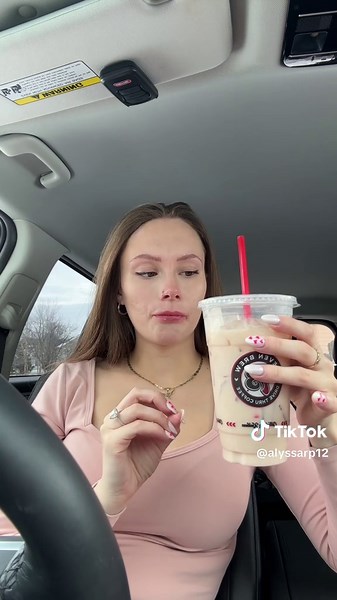 Yummy🍒❤️💋 #7brew#7brewsecretmenu#7brewislife#7brewenergy#brewista#valentinesday#fyp#viral