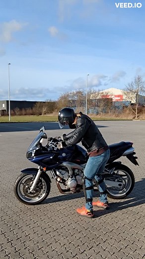 How to Use a Motorcycle Centre Stand: Easy Techniques