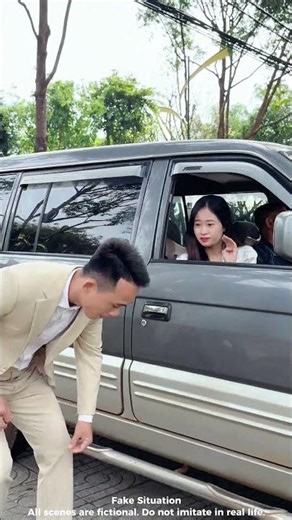 She Gave a Secret SOS Signal [177] [SOS HERO] #SOSHero #SilentHero #SOSSignal #RealLifeRescue