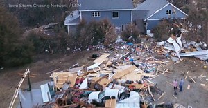 At least 7 dead after tornadoes rips through Iowa
