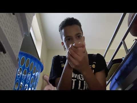 How to do nle choppa gang signs