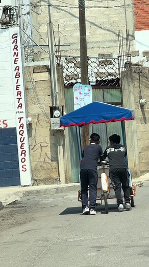 Así es como muchos de nealtican comenzamos nuestro primer trabajo vendiendo paletas hasta encontrar el éxito ✅🍀🍀@ROSTICERIAS EL POLLO DE ORO