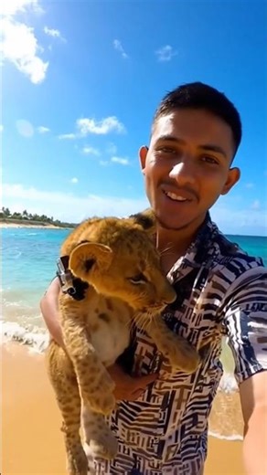 Maine Lion ke bacche Ke Gale Mein Camera Lagaya 🤯