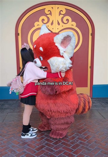 💢 new character sighting at disney california adventure! meimei is so fluffy 🥺 #dca #lunarnewyear #turningred