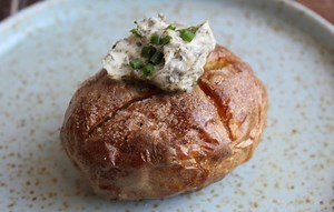 Bagte kartofler: sådan laver du perfekte bagekartofler - Mandekogebogen DK