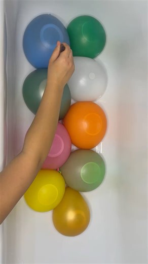 POOOP BALLOONS💥💥💥 #asmr #satisfying #poppballons #balloonpop #balloon #oddlysatisfying #shorts