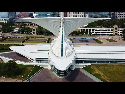 Burke Brise Soleil - Aerial View Time Lapse Opening/Closing at Milwaukee Art Museum - Milwaukee, WI