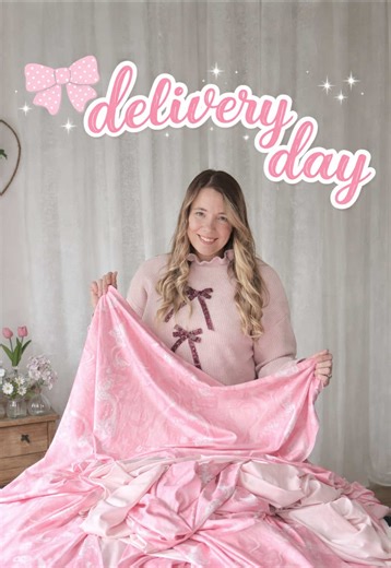 YAY! First delivery of fabrics and I’m OBSESSED!! I absolutely LOVE the pink marble 🥰 what’s your fave? Cannot wait to start creating! Xx #fabricdelivery #deliveryday #unboxingasmr