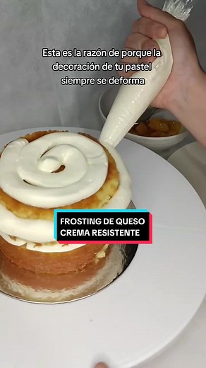 Receta de Frosting de Queso Crema Firme y Estable
