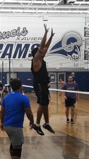 Deven Chris on Instagram: "Being 30 and a new dad never felt so great 😎 Hit up my trainer @hyperbolic_fit for the sauce! Whether you want to excel at your sport or just feel great hes got you wherever you are in the world! 🤙🏾 #volleyballlovers #volleyballtime #athletemotivation #athletetraining #ﬁtnesstips #fitnessprogress"