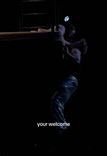 the pull up bar kiss was insane #rachelzegler #romeoandjuliet #broadway #fyp #kitconnor