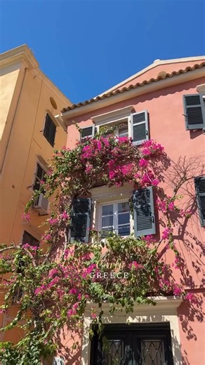 Corfu is not just a place you visit – it’s a place you truly feel. An island where the sea, the light, and the culture come together to create unforgettable moments. 🌊✨ What makes Corfu more than just a destination? It’s a place you feel. From the blue bays painting the horizon to the narrow streets alive with scents of lemons, olives, and the sea. 💙 How does time feel on the island? Here, time slows down between turquoise waters, golden beaches, and stories whispered by every stone. 🌿 What i