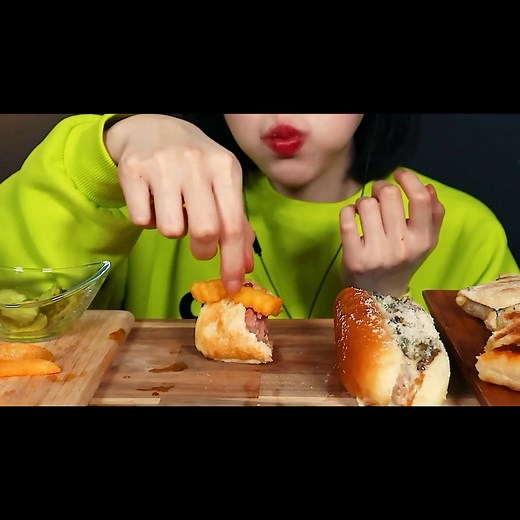 IND SUB)Mukbang ASMR Panini Keju & Corndog Bulgogi, Keripik Bawang Korean Eating Show | Ada Yang Baru