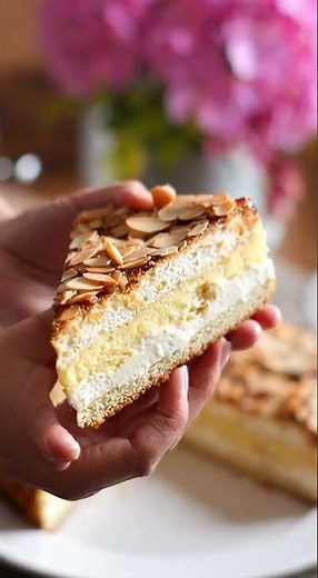 Bienenstich (German Bee Sting Cake)